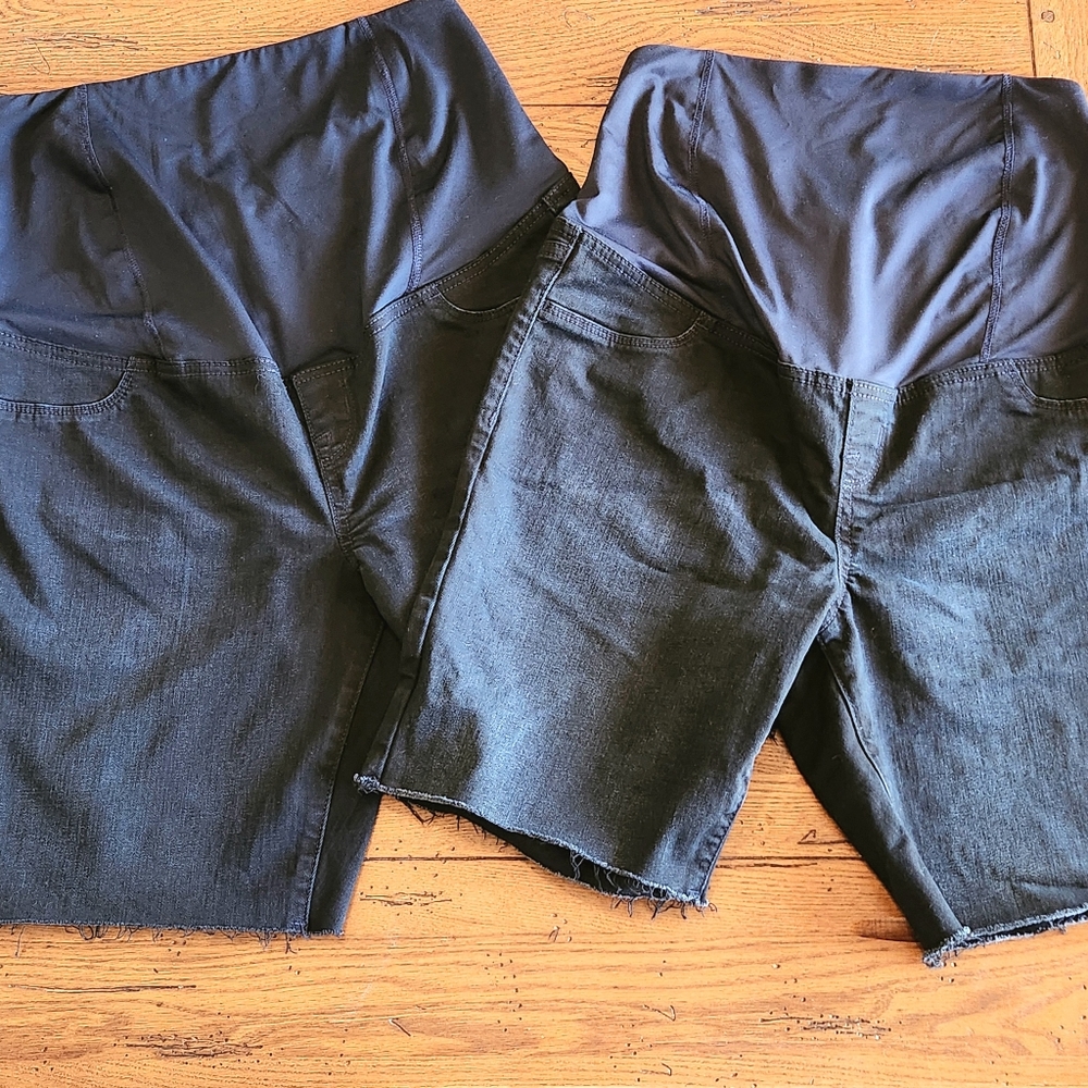 Isabel Maternity by Ingrid and Isabel bermuda Shorts Size 12 color black denim